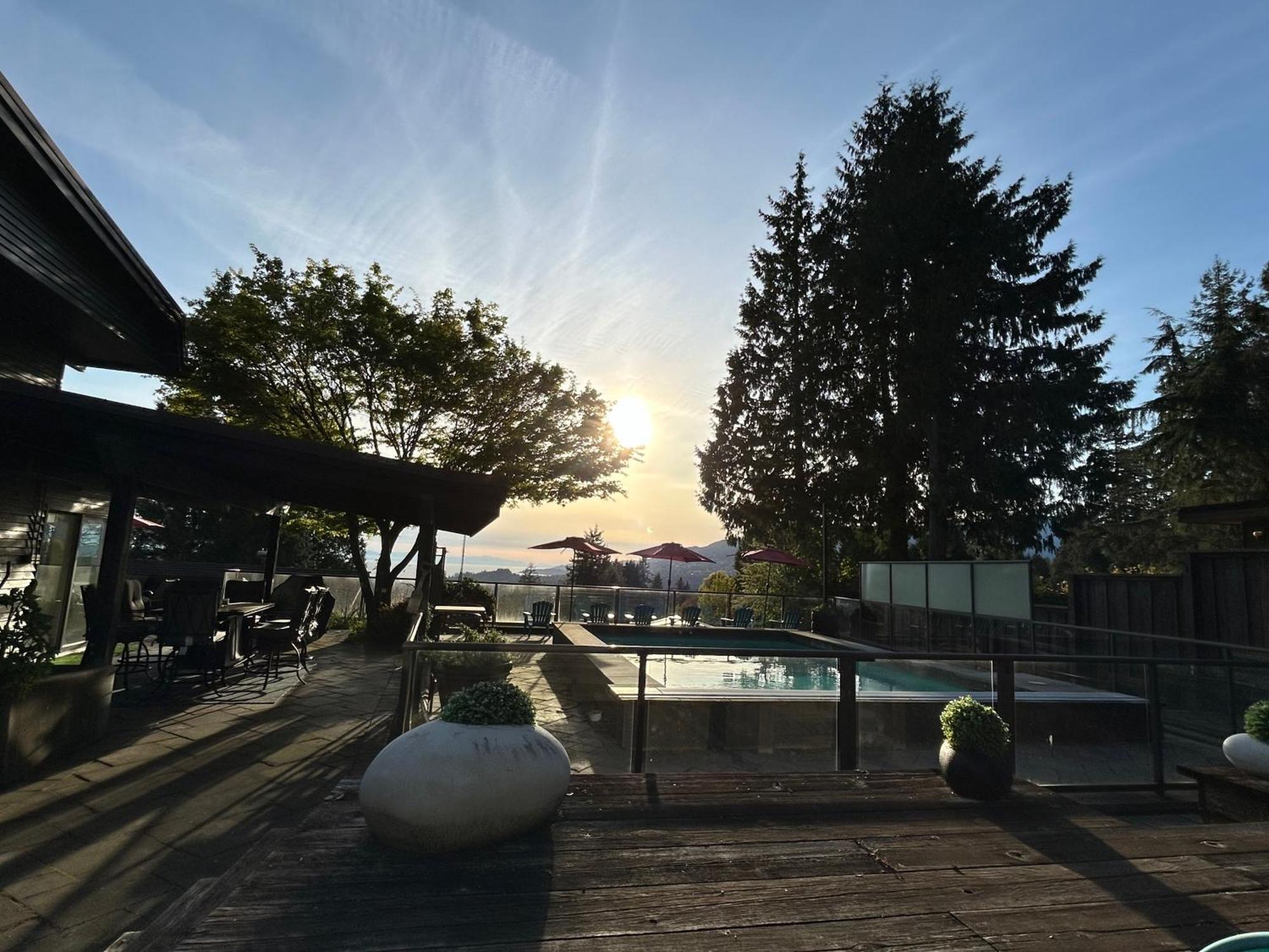 Cypress: Private Bedroom/Bathroom/Office, With Shared Pool, Hot Tub Норт-Ванкувер Екстер'єр фото