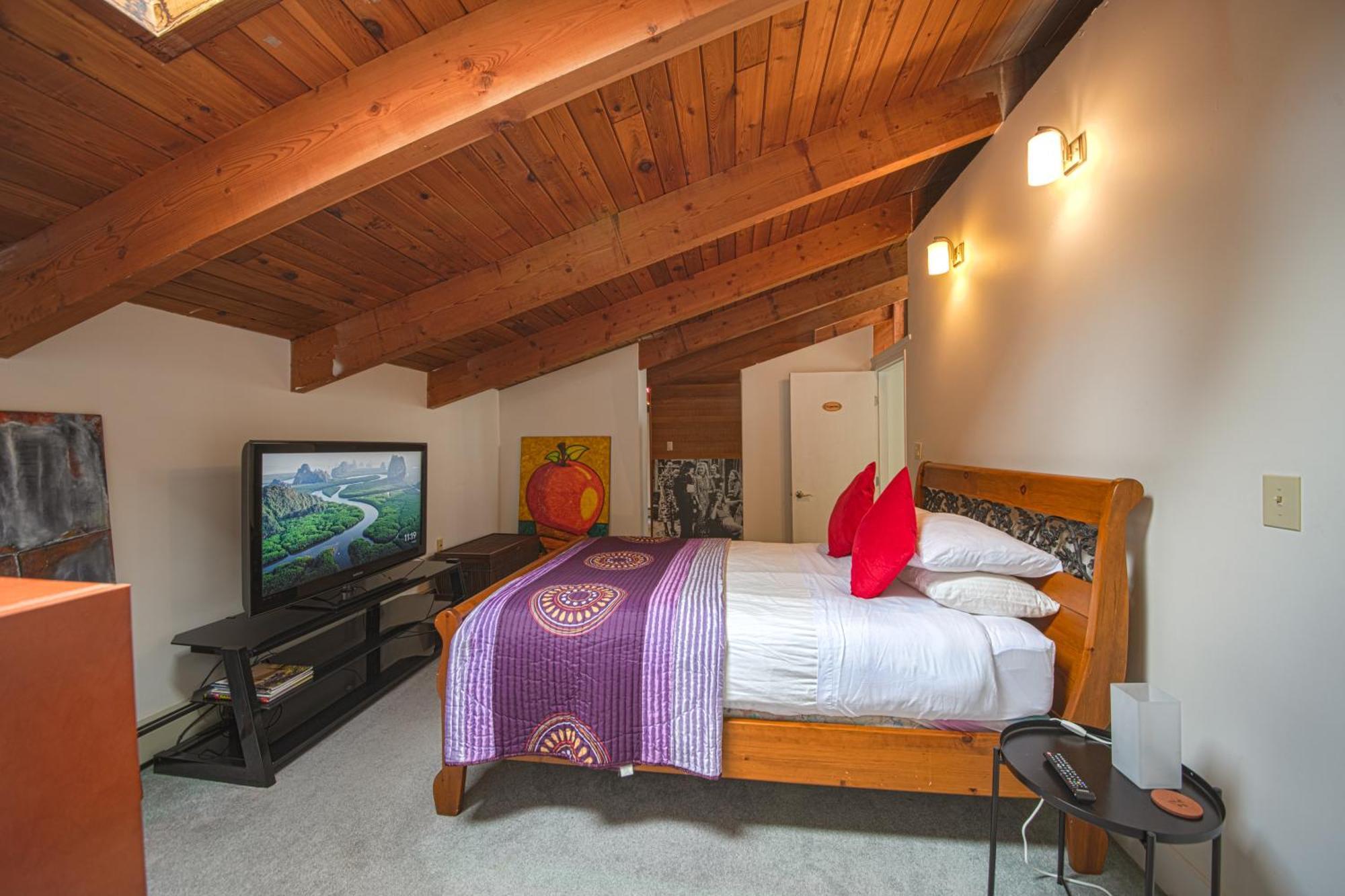 Cypress: Private Bedroom/Bathroom/Office, With Shared Pool, Hot Tub Норт-Ванкувер Екстер'єр фото